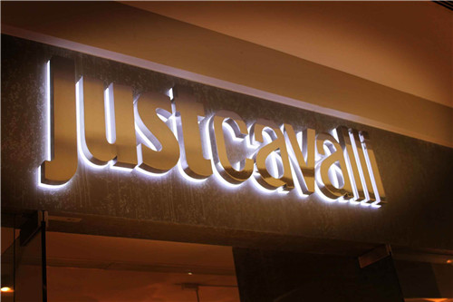 哈尔滨发光字制作厂家带您了解LED金属发光字制作方法